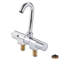 Rubinetto acqua fredda/calda canna bassa